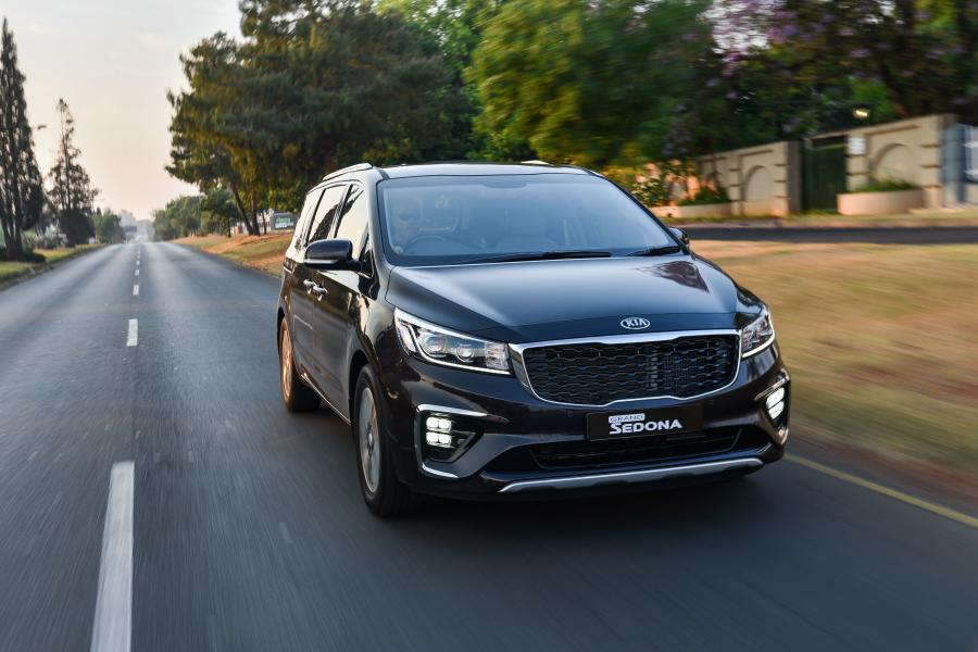  Kia Grand Sedona (YP) 2018 года  (ZA) (фото 12 из 40)